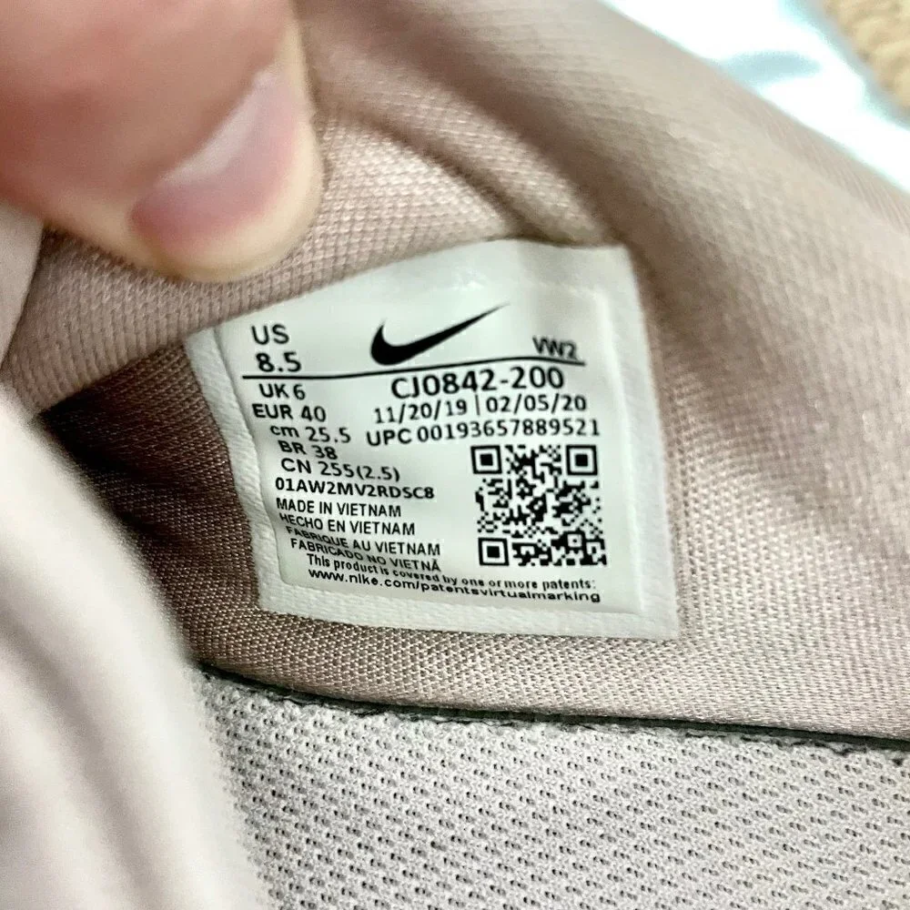 Nike Training Air Max Bella Sneakers in Rose Gold Size 8.5 CJ0842-200